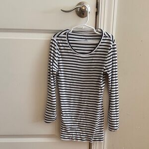 Ocasion Black & White Striped Long Sleeve Tee